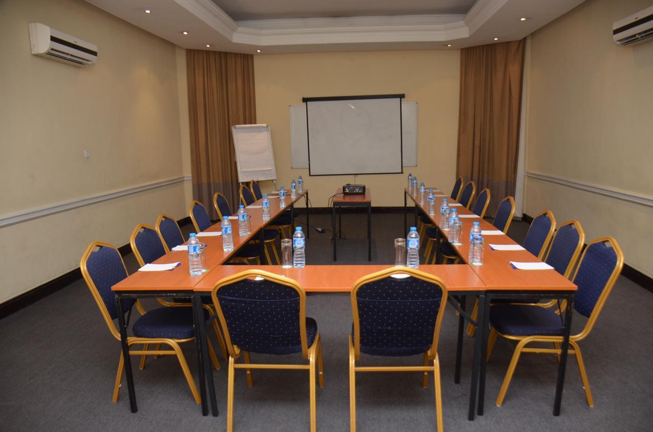 Oakwood Park Hotel Lekki Exterior photo